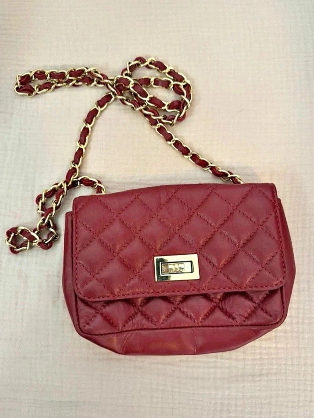 Italian leather Quilted Chain Shoulder Bag in Red
